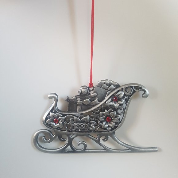 [AVON] Metal Sleigh Ornament (2007) - Picture 1 of 2